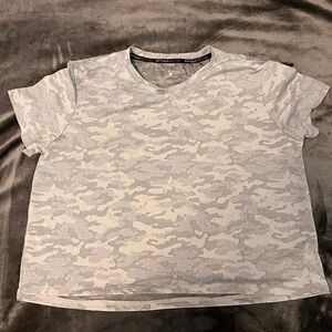 Spyder Athletic White and Gray Camo Crop Top Size XL